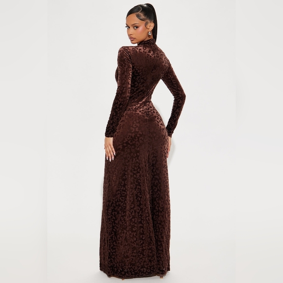 Fashion Nova Long Sleeve Brown Velvet Leopard Maxi Dress Fashion Nova Long Sleeve Brown Velvet Leopard Maxi Dress